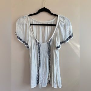 Mossimo supply, Co., flowey white tunic